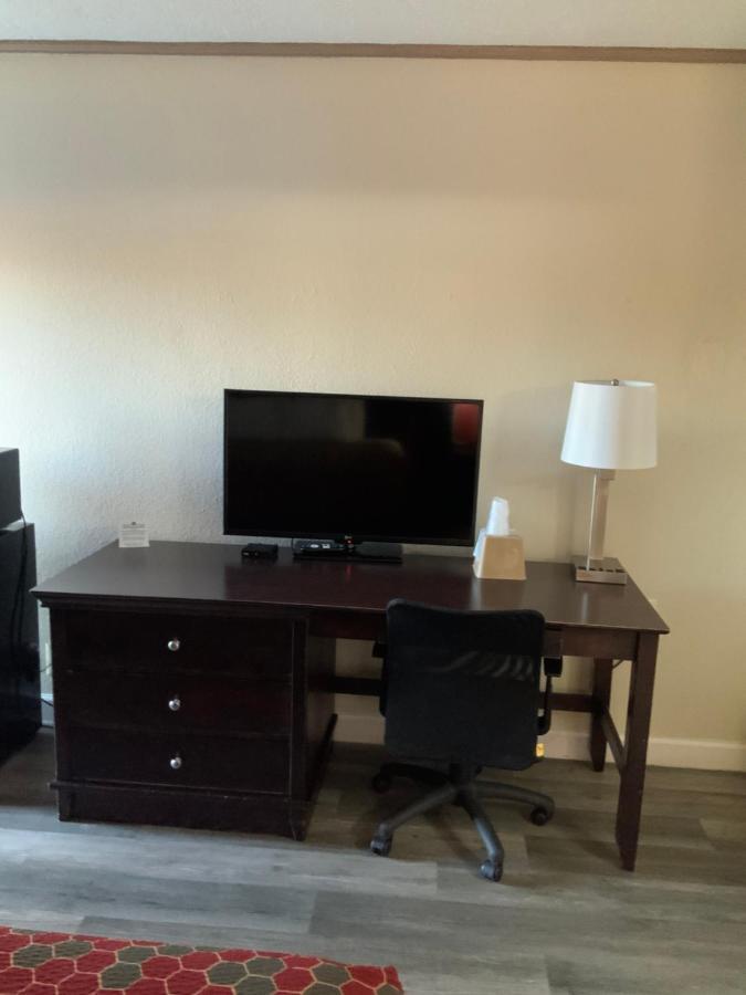 Lodge Econo - National Fair Ground Area *