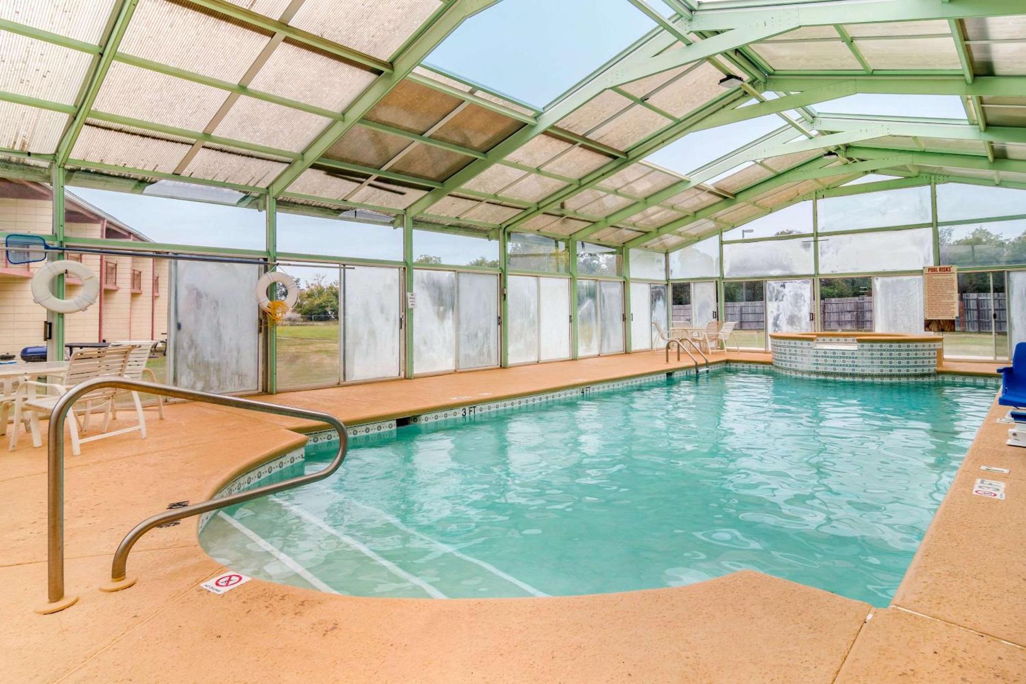 Lodge Econo - National Fair Ground Area *