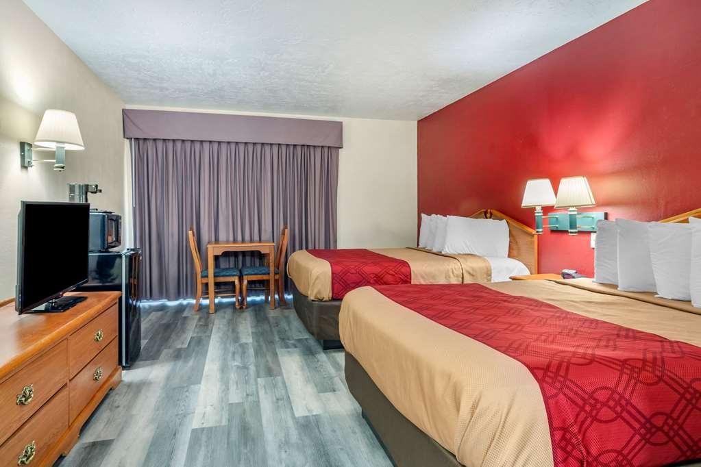 Lodge Econo - National Fair Ground Area *