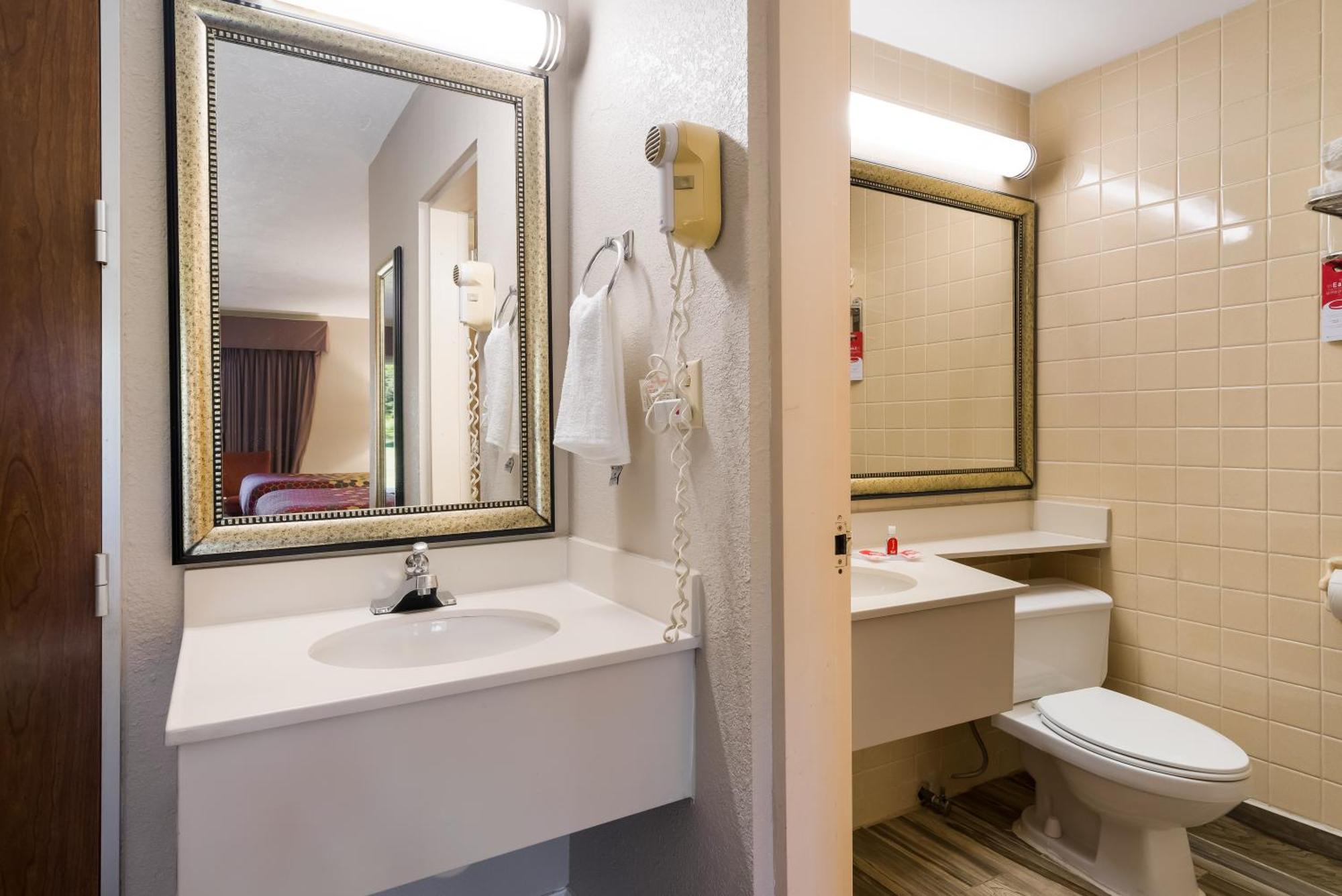 Econo - National Fair Ground Area Lodge